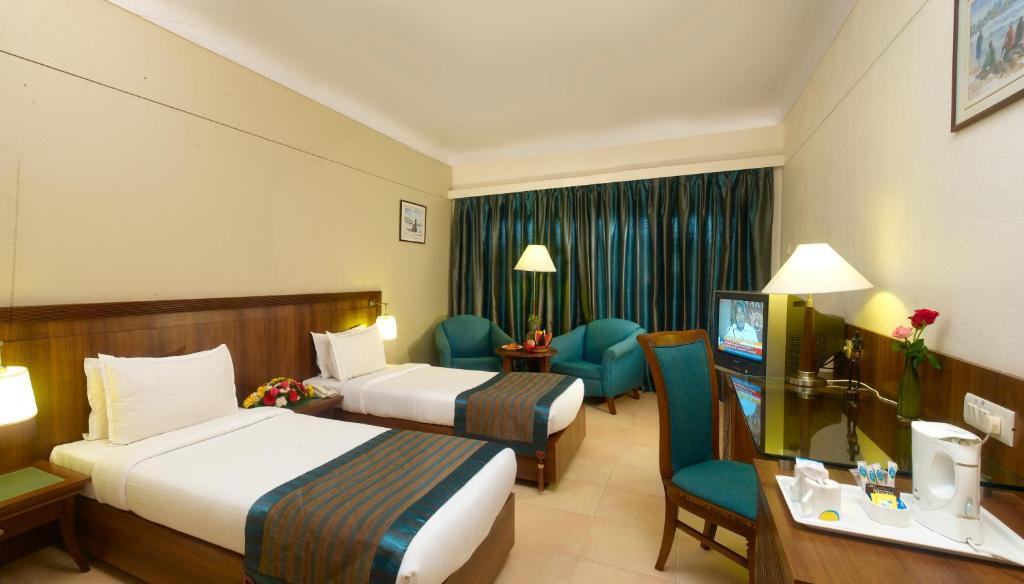 Uday Suites - The Airport Hotel Thiruvananthapuram Room photo